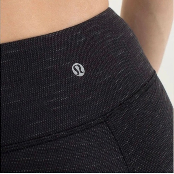 Lululemon Wunder Under Crop Leggings  Pique Luon Black - Picture 3 of 13